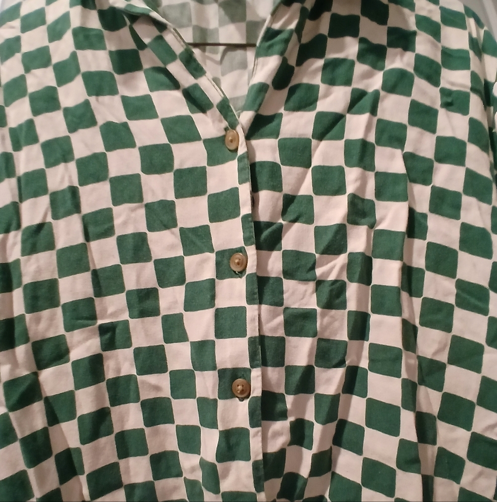 Checkered Button Down 👕 - Picture 2 of 2
